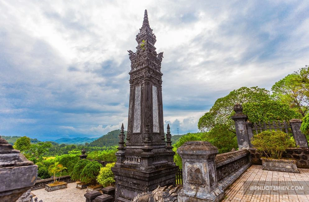 Full-day Tour | Hai Van Pass, Imperial Citadel, Khai Dinh Tomb, and local cuisine experience depart from Da Nang